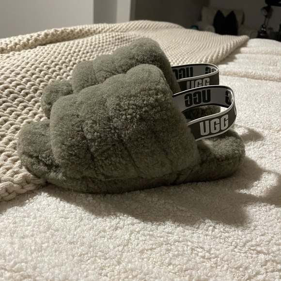 UGG® Fluff Yeah Slides - Picture 2 of 6